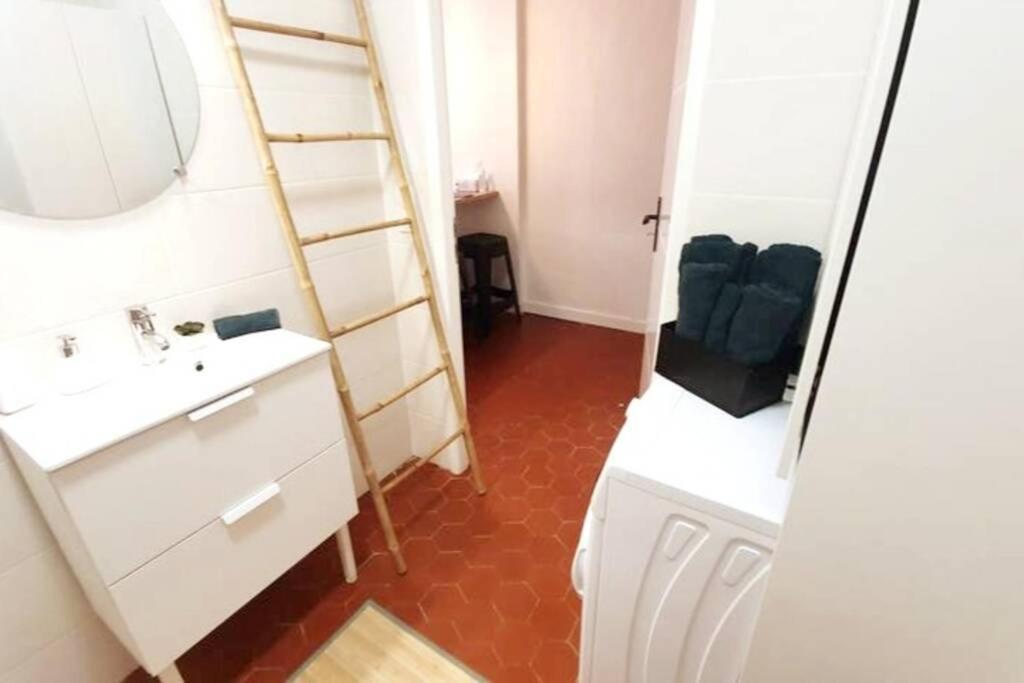 T2 Cosy Au Calme,entree Autonome,centre Historique *