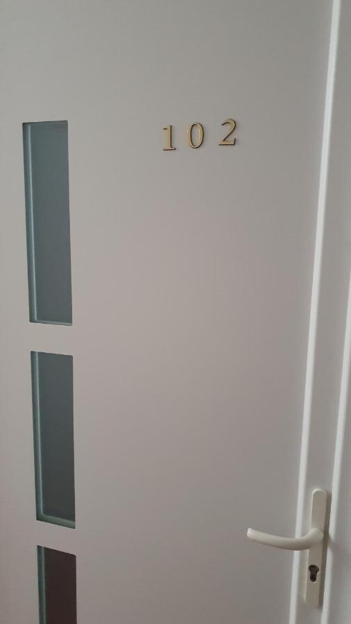 T2 Cosy Au Calme,entree Autonome,centre Historique Montélimar